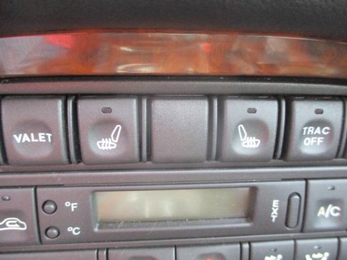 Used 2001 Jaguar XJ8 image 11