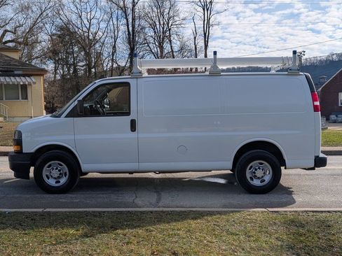 Used 2019 Chevrolet Express 2500 w/ Communications Package image 10