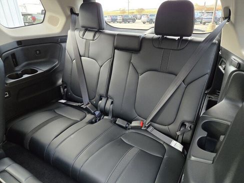 New 2025 Honda Pilot Touring image 7