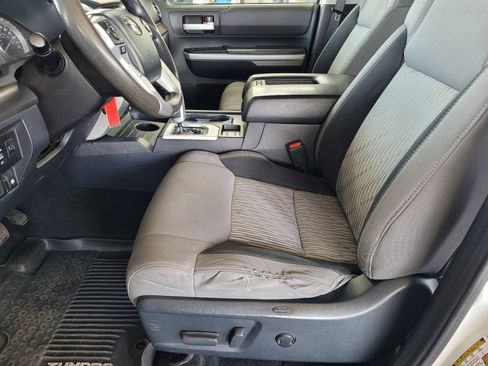 Used 2017 Toyota Tundra SR5 w/ TRD Off Road Package AWD/4WD image 18