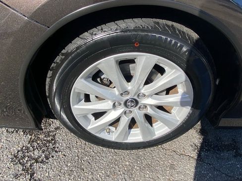 Used 2018 Toyota Camry LE image 18