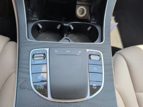 Used 2020 Mercedes-Benz GLC 300 4MATIC image 24