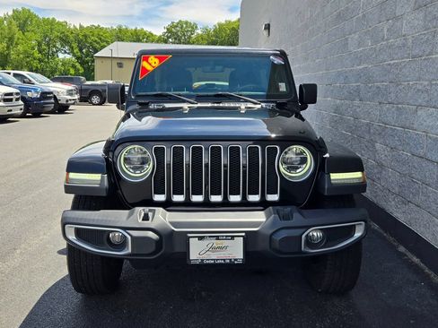Used 2018 Jeep Wrangler Unlimited Sahara AWD/4WD image 8