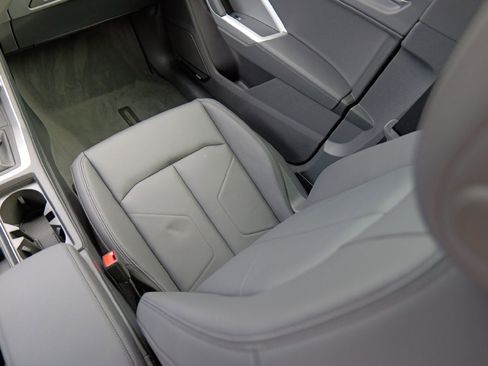 New 2025 Audi Q3 2.0T Premium image 35