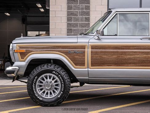 Used 1991 Jeep Grand Wagoneer AWD/4WD image 2