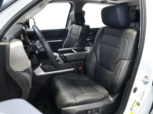 Used 2024 Toyota Tundra Limited image 29