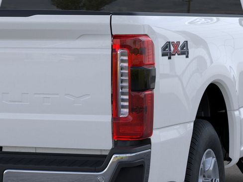 New 2026 Ford F250 XLT w/ 360-Degree Camera Package AWD/4WD image 21