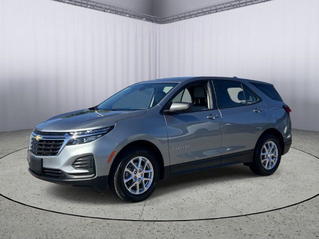 Used 2024 Chevrolet Equinox LS FWD image 2