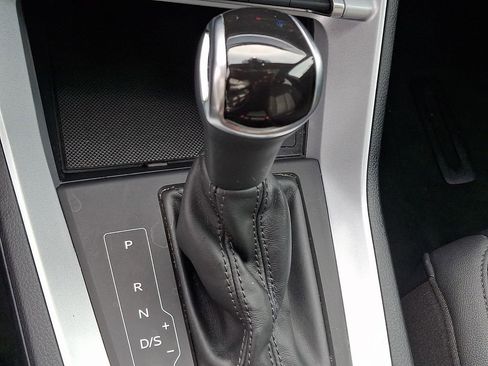 Used 2021 Audi Q3 2.0T Premium w/ Convenience Package image 15