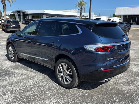 Used 2023 Buick Enclave Essence w/ Experience Buick Package image 5