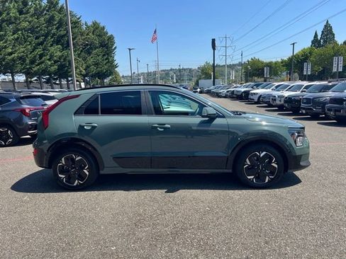 Used 2024 Kia Niro Wind w/ Wind Preserve Package FWD image 6