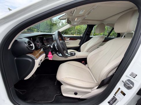 Used 2018 Mercedes-Benz E 300 4MATIC image 10