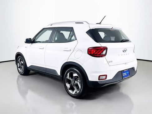 Certified 2023 Hyundai Venue SEL w/ Cargo Package FWD image 6