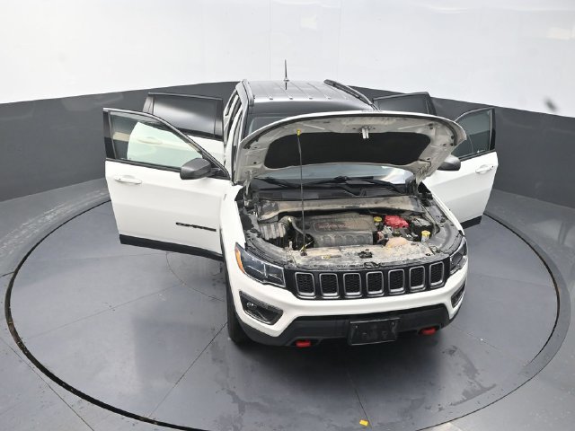 Used 2020 Jeep Compass Trailhawk AWD/4WD image 40
