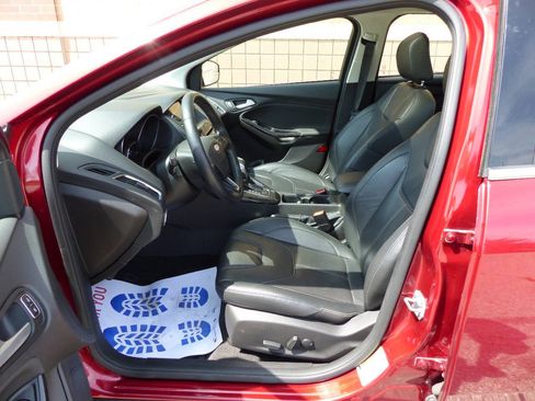 Used 2017 Ford Focus Titanium FWD image 23