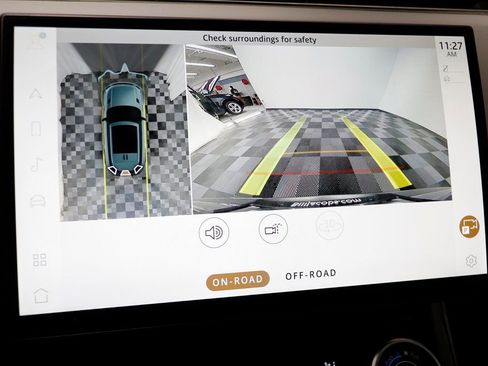 Used 2023 Land Rover Range Rover Sport SE Dynamic image 12