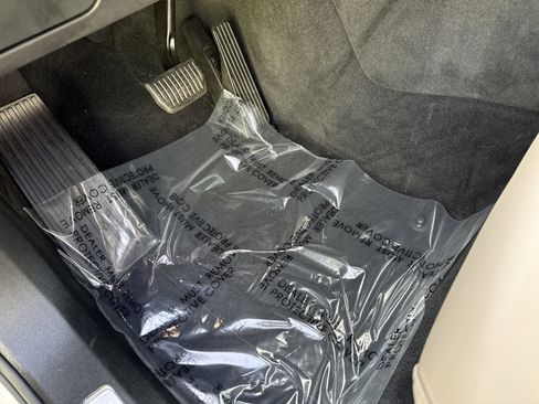 Used 2025 Volvo XC90 B5 Plus image 17