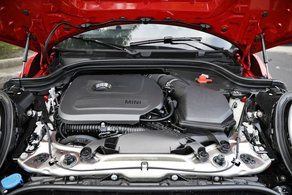 New 2026 MINI Cooper 2-Door Hardtop FWD image 27