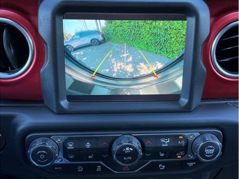 Used 2019 Jeep Wrangler Rubicon AWD/4WD image 11