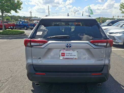 Certified 2021 Toyota RAV4 XLE w/ Convenience Package AWD/4WD image 5