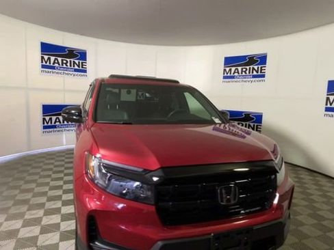 Used 2025 Honda Ridgeline Black Edition image 4