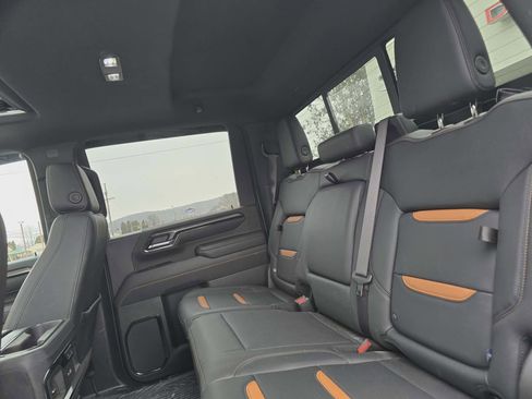 Used 2025 GMC Sierra 2500 AT4 w/ AT4 Premium Plus Package image 15