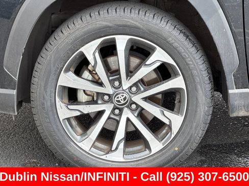 Used 2024 Toyota Corolla Cross XLE w/ Convenience Package AWD/4WD image 44
