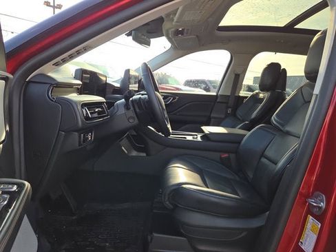 Used 2025 Lincoln Aviator Reserve w/ Equipment Group 201A image 10