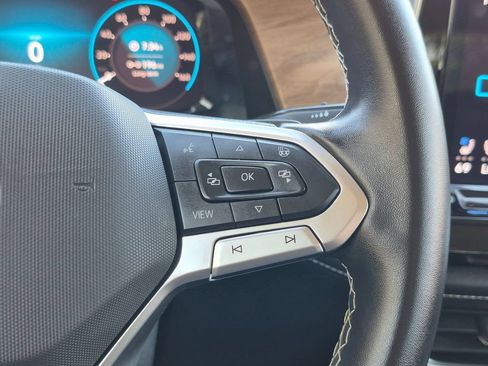 Used 2025 Volkswagen Atlas SE FWD image 22