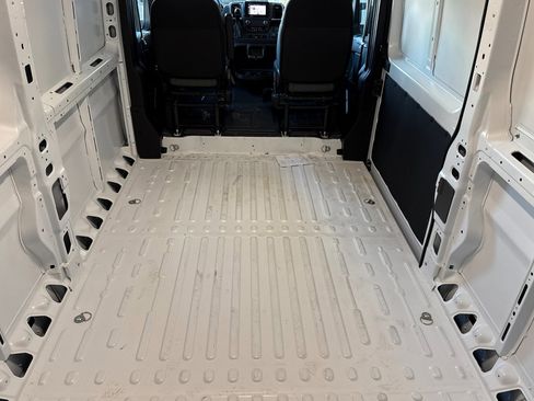 New 2026 RAM ProMaster 2500 w/ Quick Order Package 22G SLT image 13