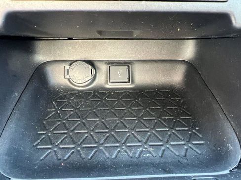 Used 2022 Toyota RAV4 XLE image 48