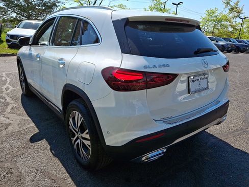Used 2026 Mercedes-Benz GLA 250 4MATIC image 4