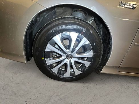 Used 2021 Toyota Prius Prime XLE image 14