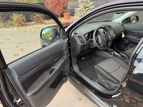 New 2025 Mitsubishi Outlander Sport 2.0 image 19