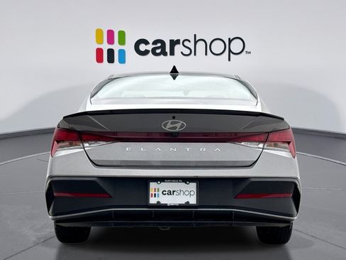 Used 2025 Hyundai Elantra Sport FWD image 4