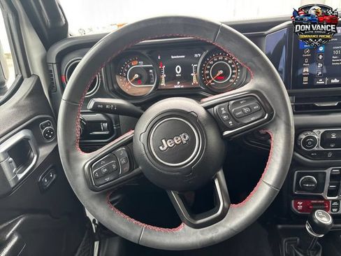 Used 2024 Jeep Wrangler Unlimited Rubicon AWD/4WD image 15