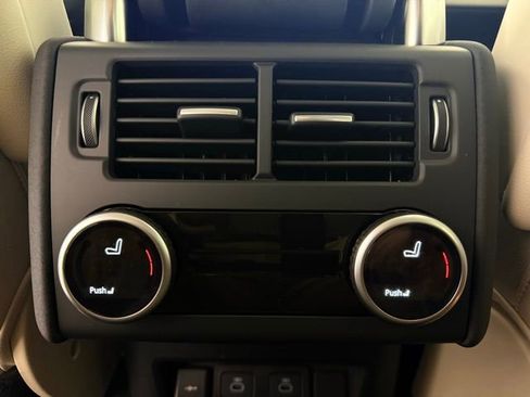 Used 2025 Land Rover Discovery S image 29