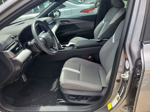 Certified 2025 Toyota Camry SE w/ Convenience Package FWD image 15