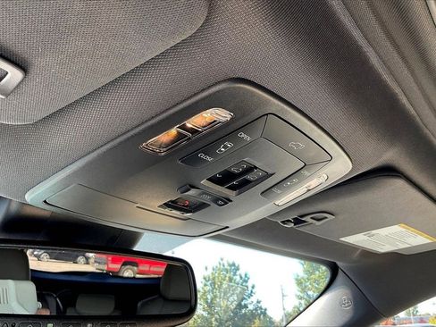 Used 2024 Toyota Sienna XLE image 26