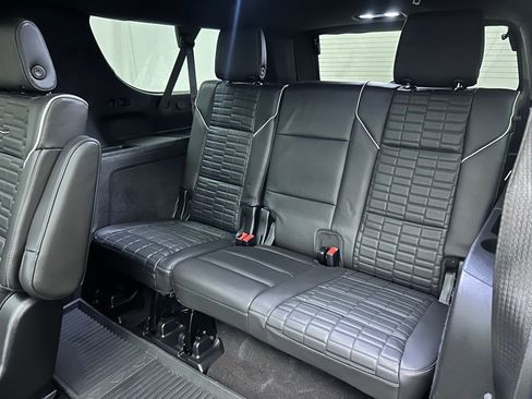 Used 2023 Cadillac Escalade ESV Premium Luxury Platinum w/ LPO, Radiant Package AWD/4WD image 16