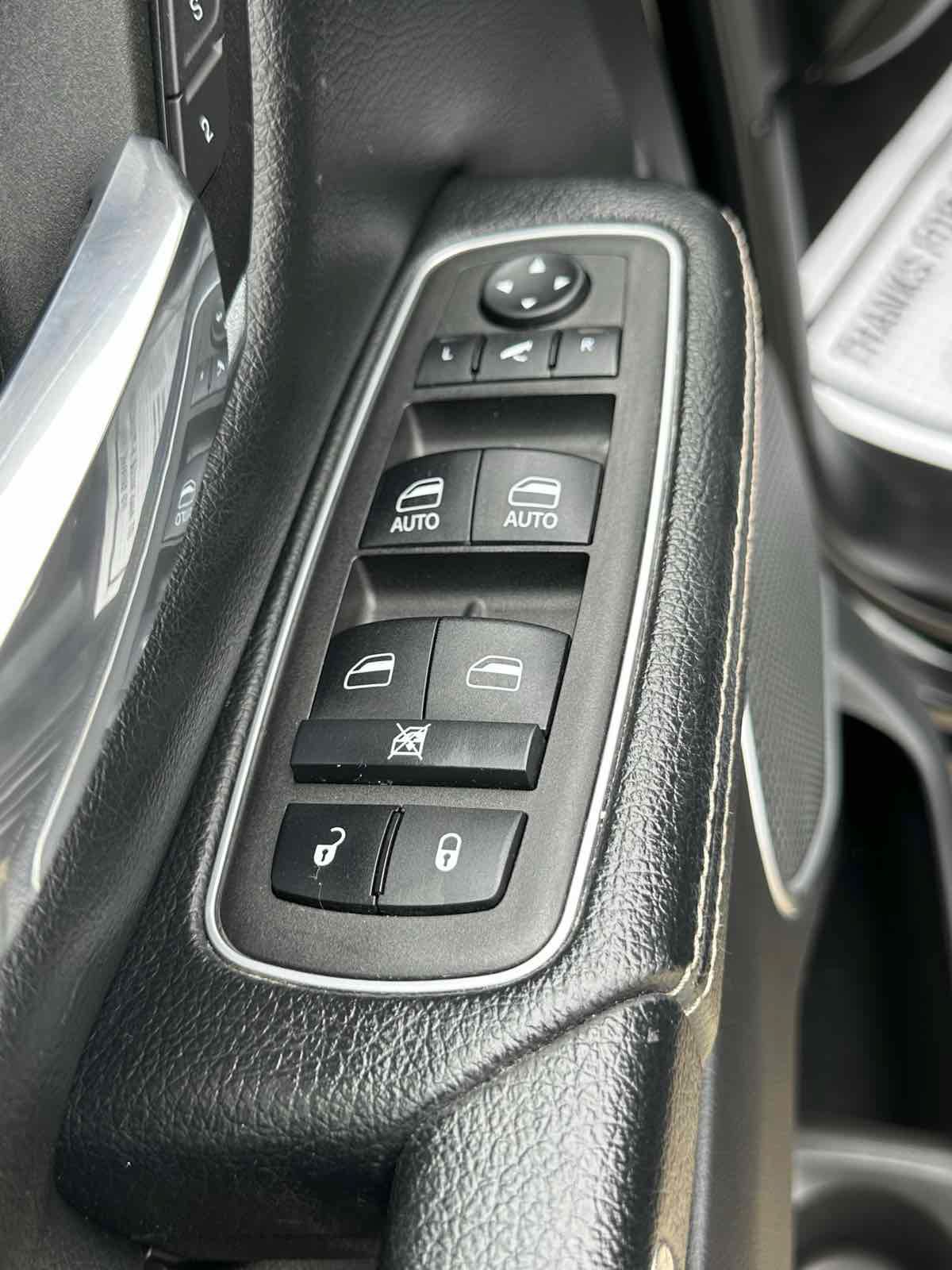 Used 2023 RAM 1500 Laramie AWD/4WD image 15