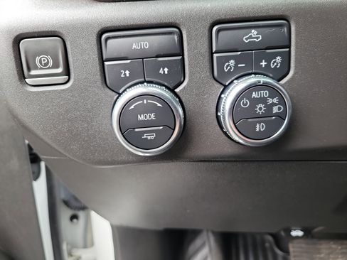 Used 2023 GMC Sierra 1500 Elevation image 29