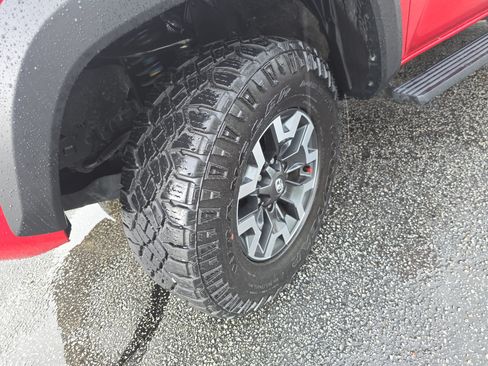 Used 2023 Toyota Tacoma TRD Off-Road AWD/4WD image 31