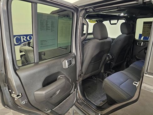 Used 2023 Jeep Gladiator Sport AWD/4WD image 19