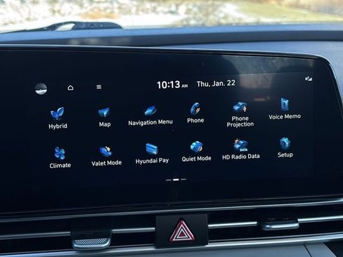 Used 2024 Hyundai Elantra Limited image 31