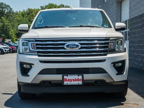 Used 2018 Ford Expedition XLT w/ Equipment Group 202A AWD/4WD image 3