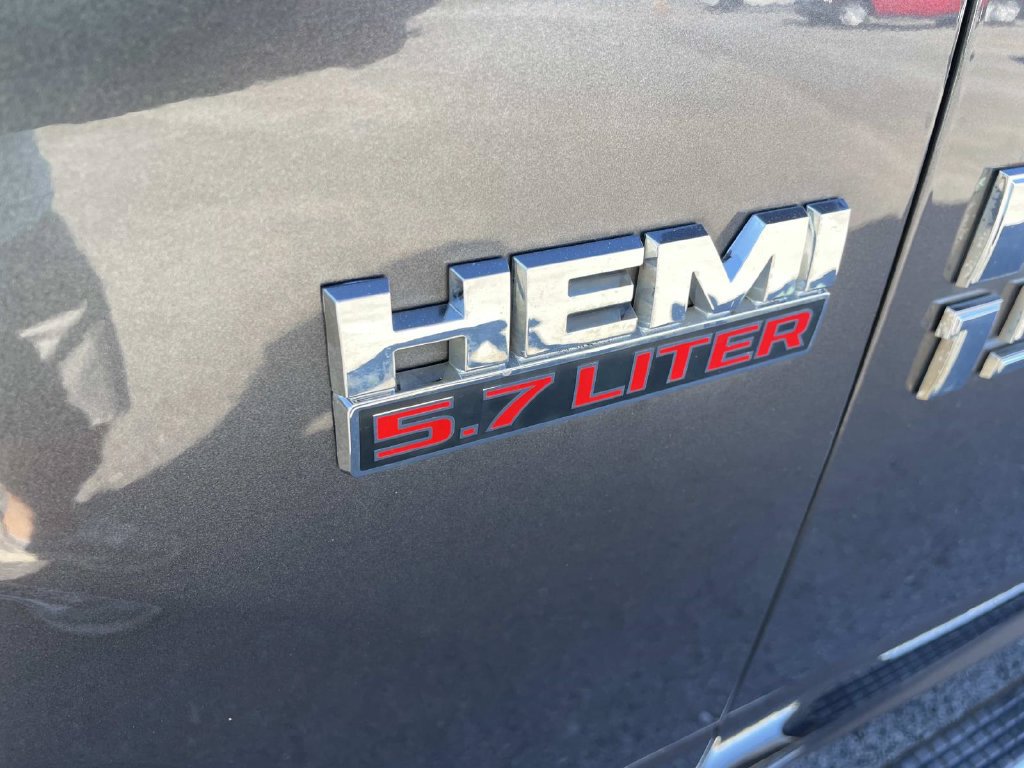Used 2016 RAM 1500 Classic SLT AWD/4WD image 38