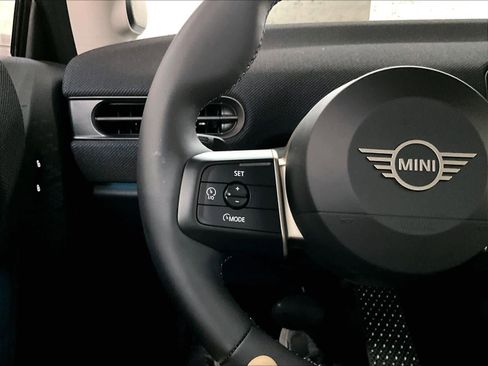 Certified 2025 MINI Cooper 2-Door Hardtop image 20