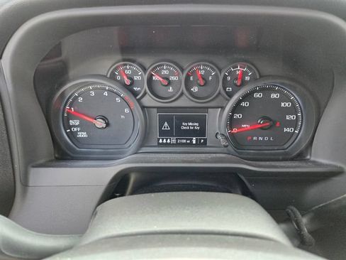 Used 2025 Chevrolet Silverado 1500 Custom Trail Boss AWD/4WD image 33