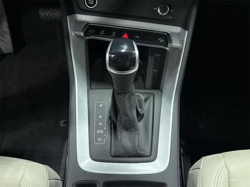 Used 2024 Audi Q3 2.0T Premium image 31
